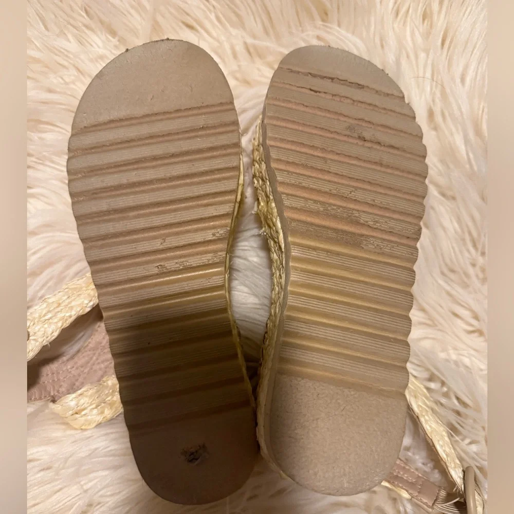 BEACH Raffia Sandals Size 7.5